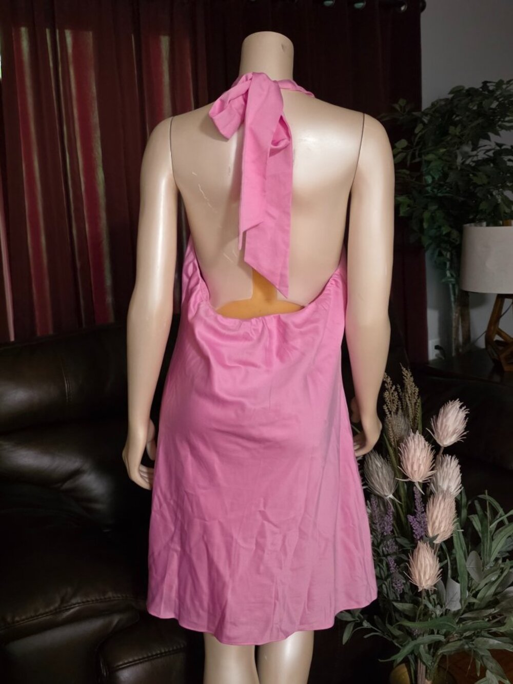 BACKLESS DRESS! - Picture 2 of 2